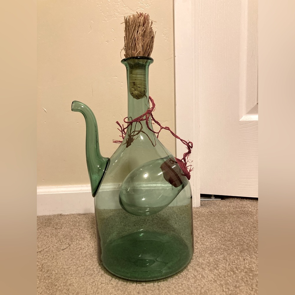 ITALIAN GREEN GLASS WINE DECANTER JUG ICE CHAMBER STRAW STOPPER